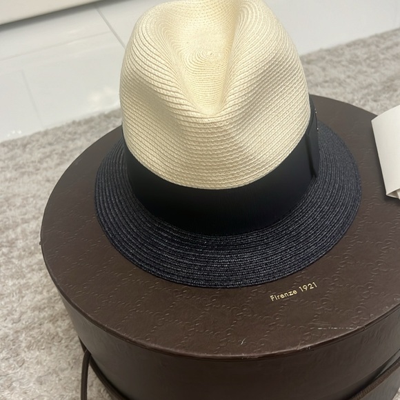 Gucci
Paper Fedora Hat w/ Tags - Picture 5 of 10